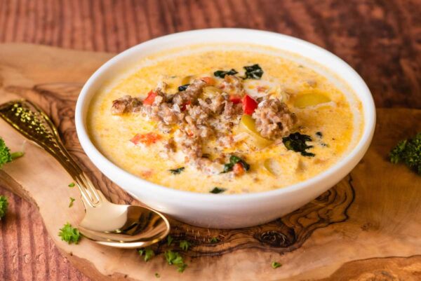This Simple Zuppa Tuscana Soup Recipe is Just Like Olive Garden's! 2 Zuppa-Tuscana-Soup-Recipe-Olive-Garden