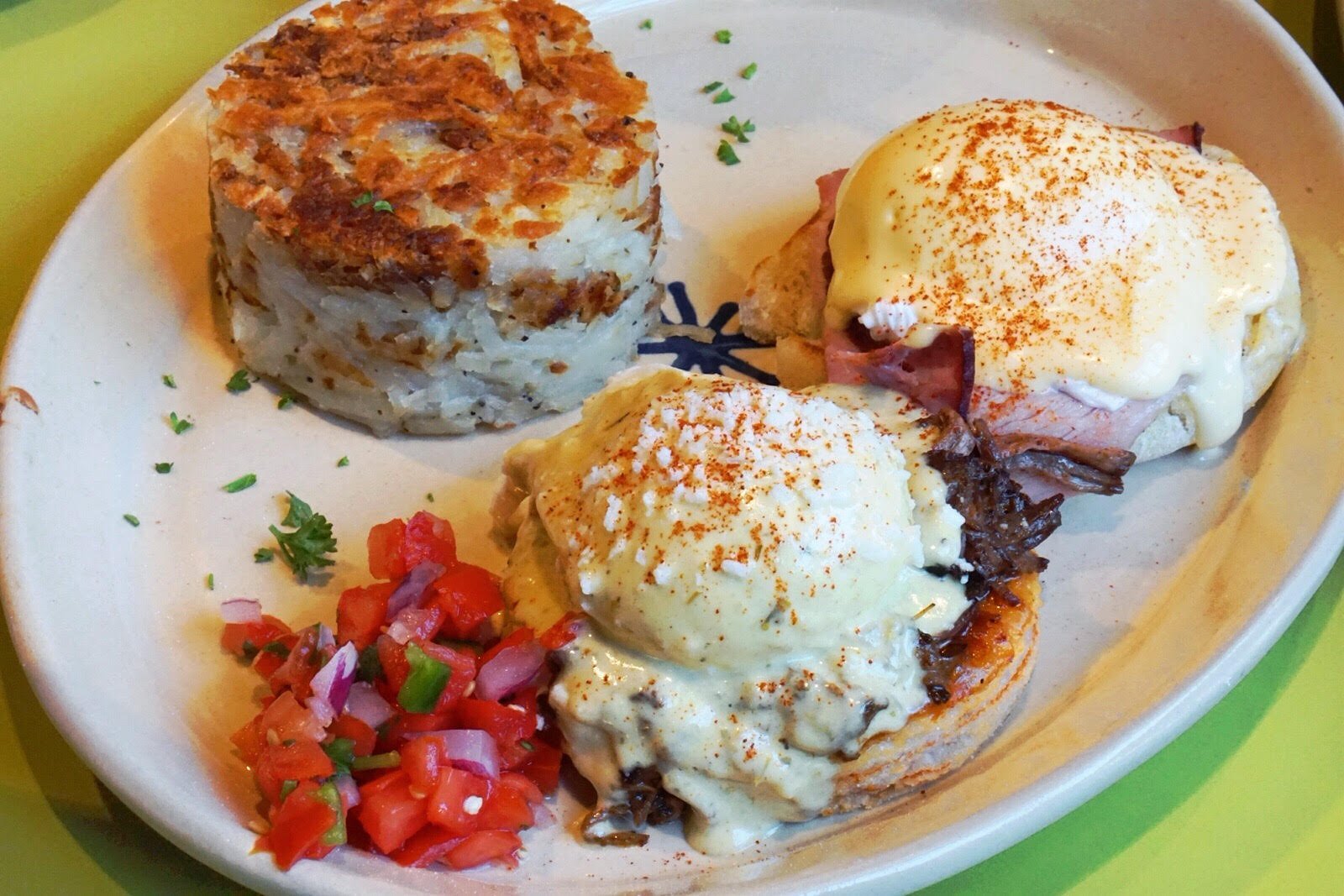 snooze eggs benedict