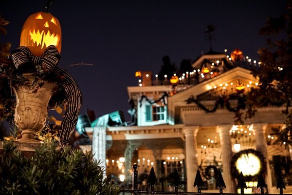 disneyland haunted mansion