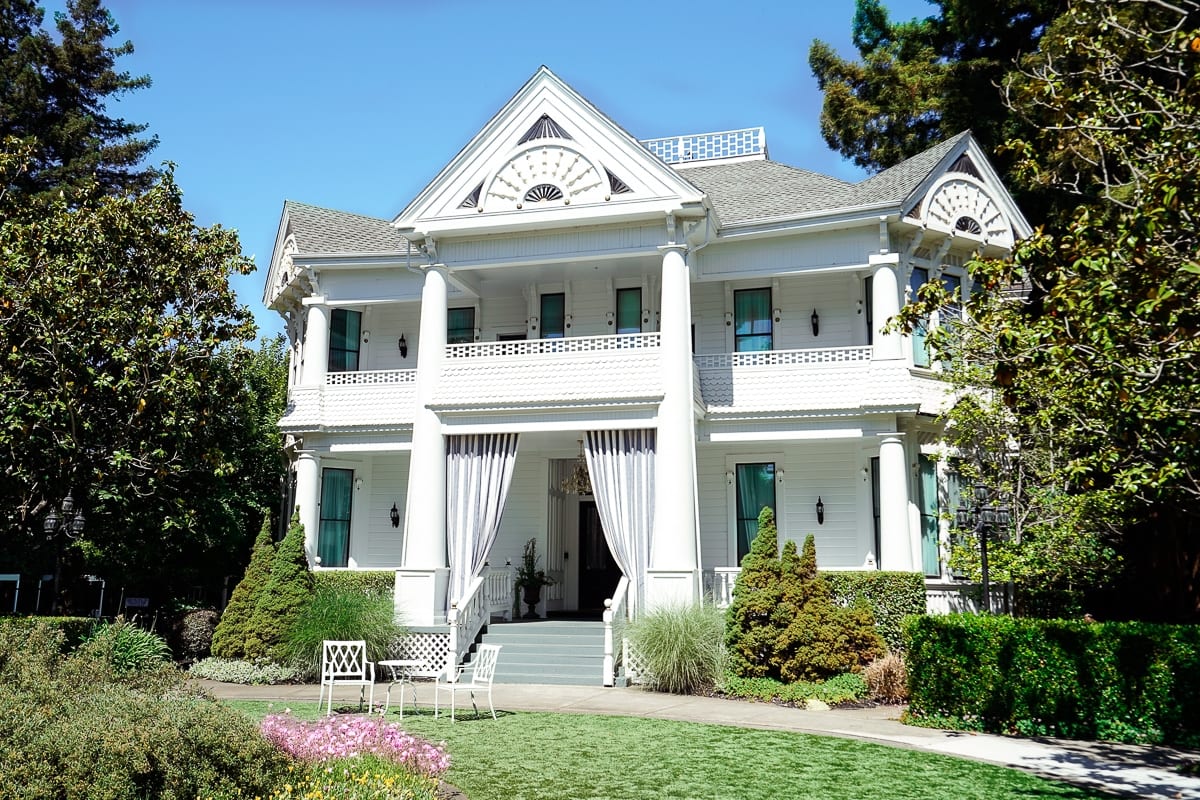 One of the Most Charming Hotels in Napa is This Victorian House