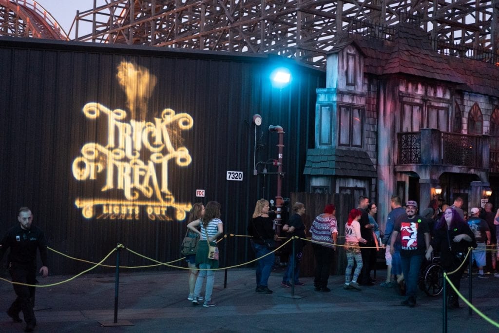 Knotts Scary Farm Brings New Mazes And Halloween Scares