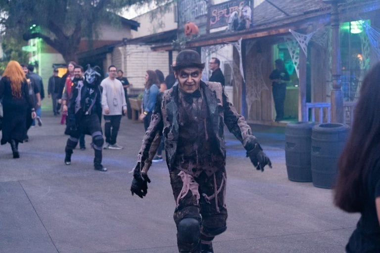 Knotts Scary Farm Brings New Mazes And Halloween Scares