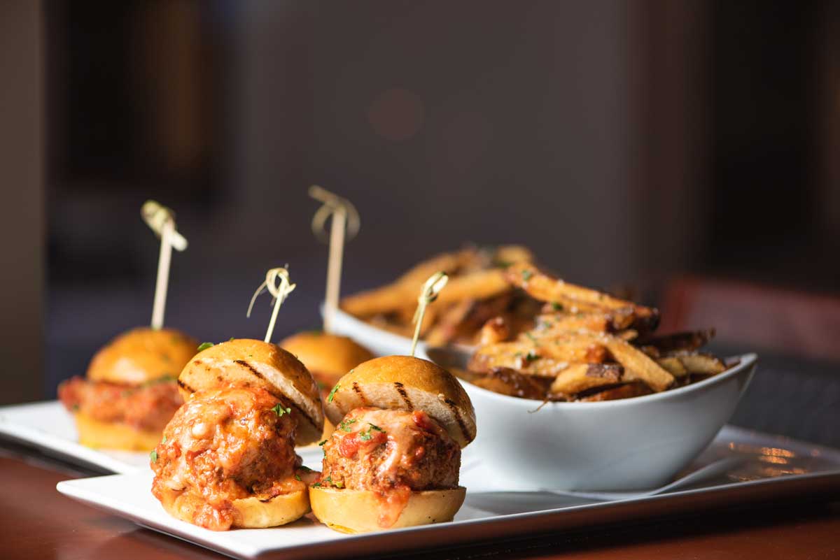 Davios-Happy-Hour-Sliders