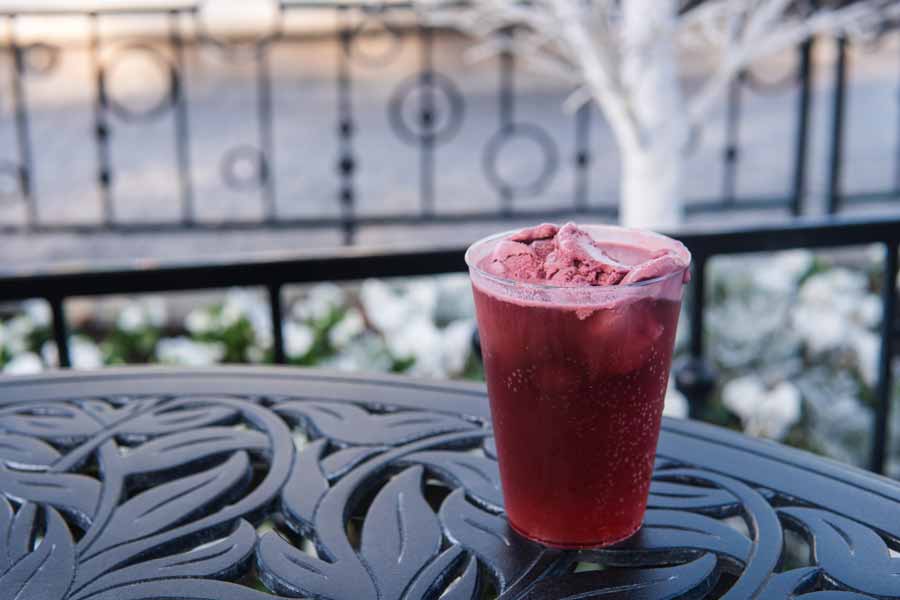 Knotts-merry-champagne-float