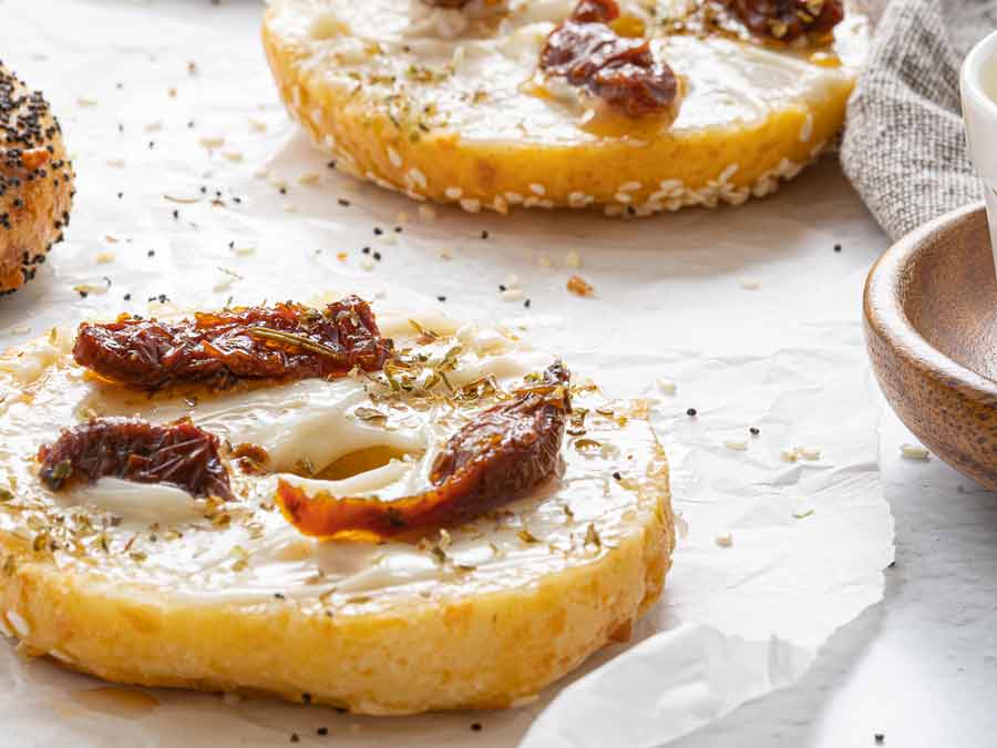 bagel-with-butter-sundried-tomatoes