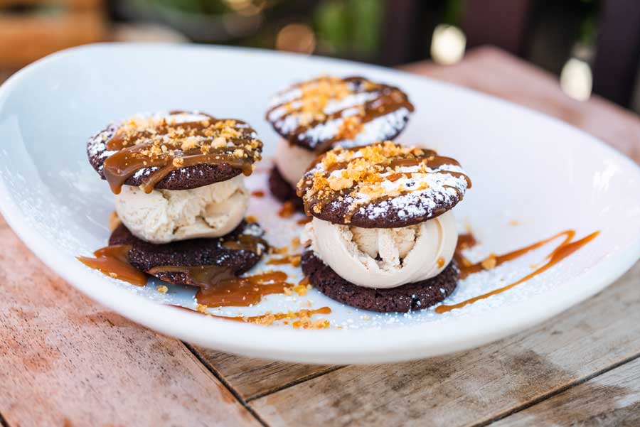 Sapphire-Formage-Blanc-Cookies-with espresso icecream