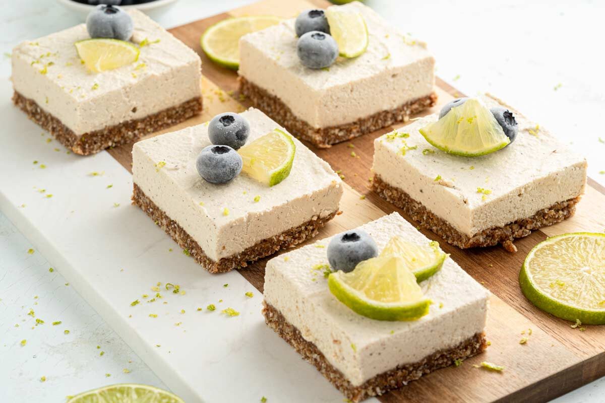 no-bake-gluten-free-key-lime-pie slices on a board