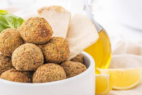 healthy-crispy-air-fryer-falafel