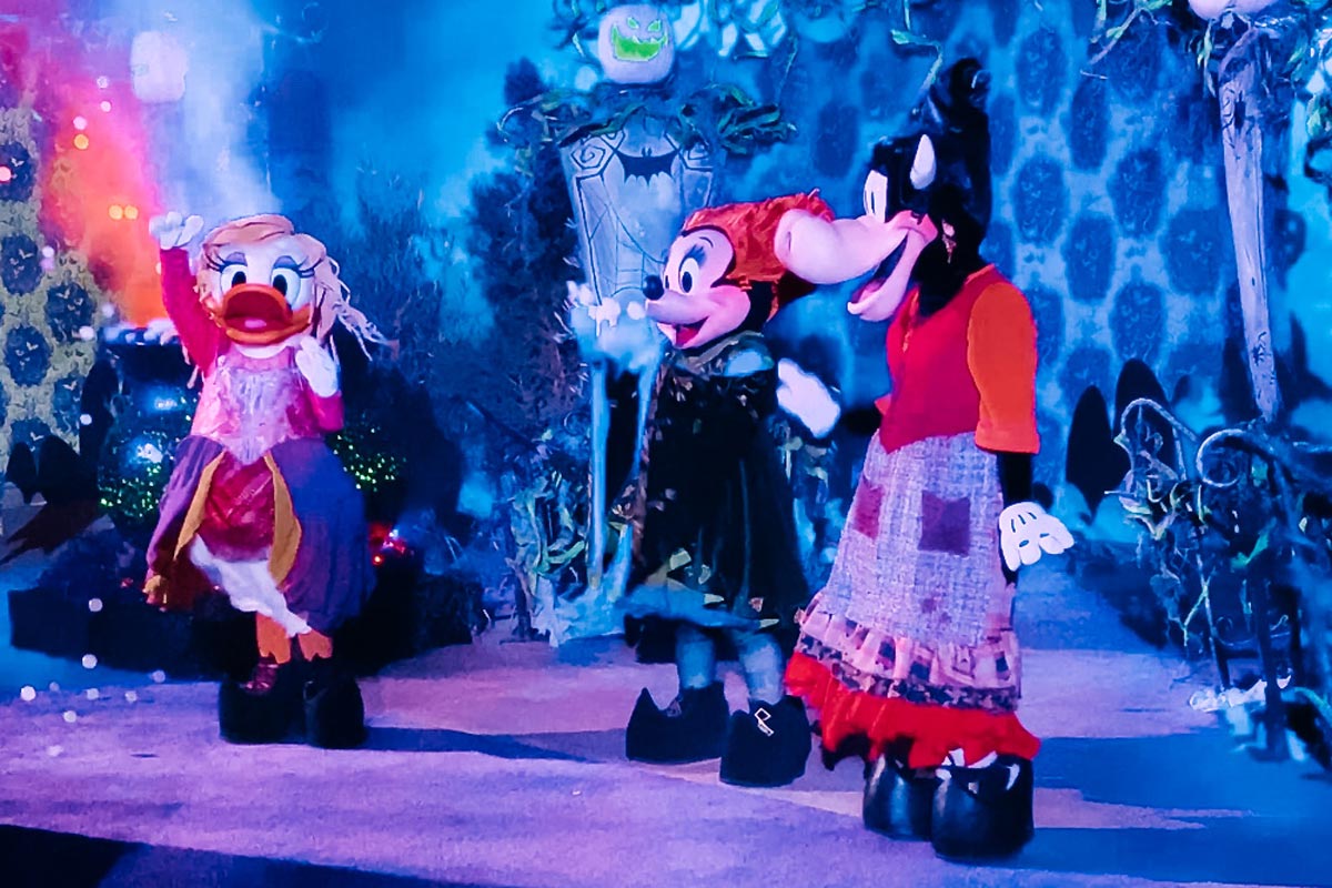 Disneyland Oogie Boogie Bash 2022 Tips & Tricks You Need to Know!