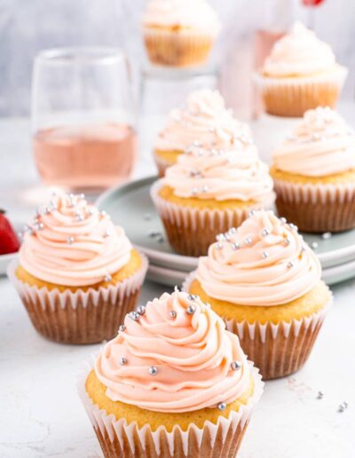 rose-cupcakes-with-moscato-wine
