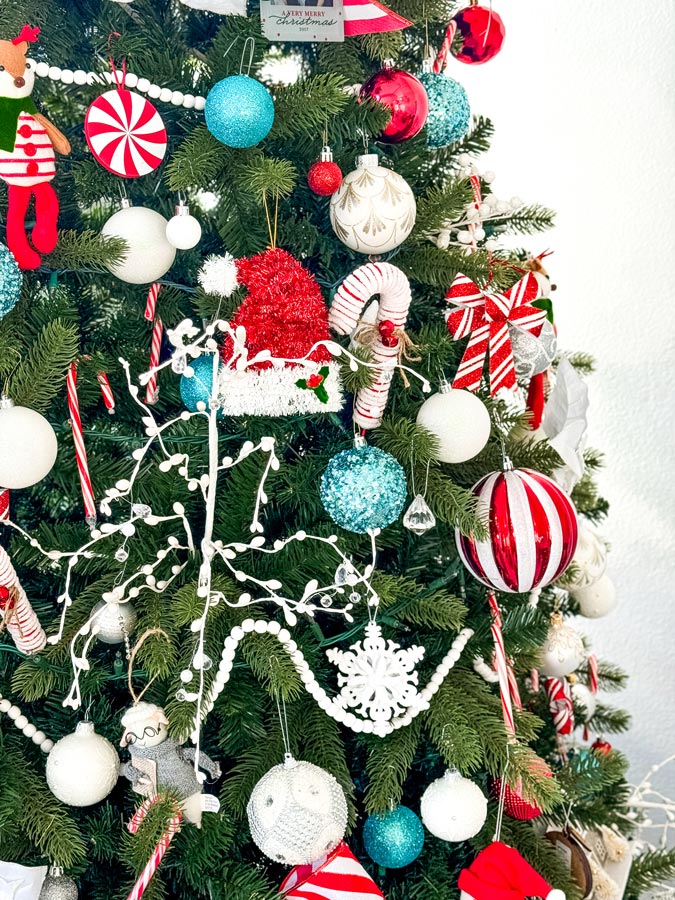 Candy-Cane-Christmas-Tree-Ornaments