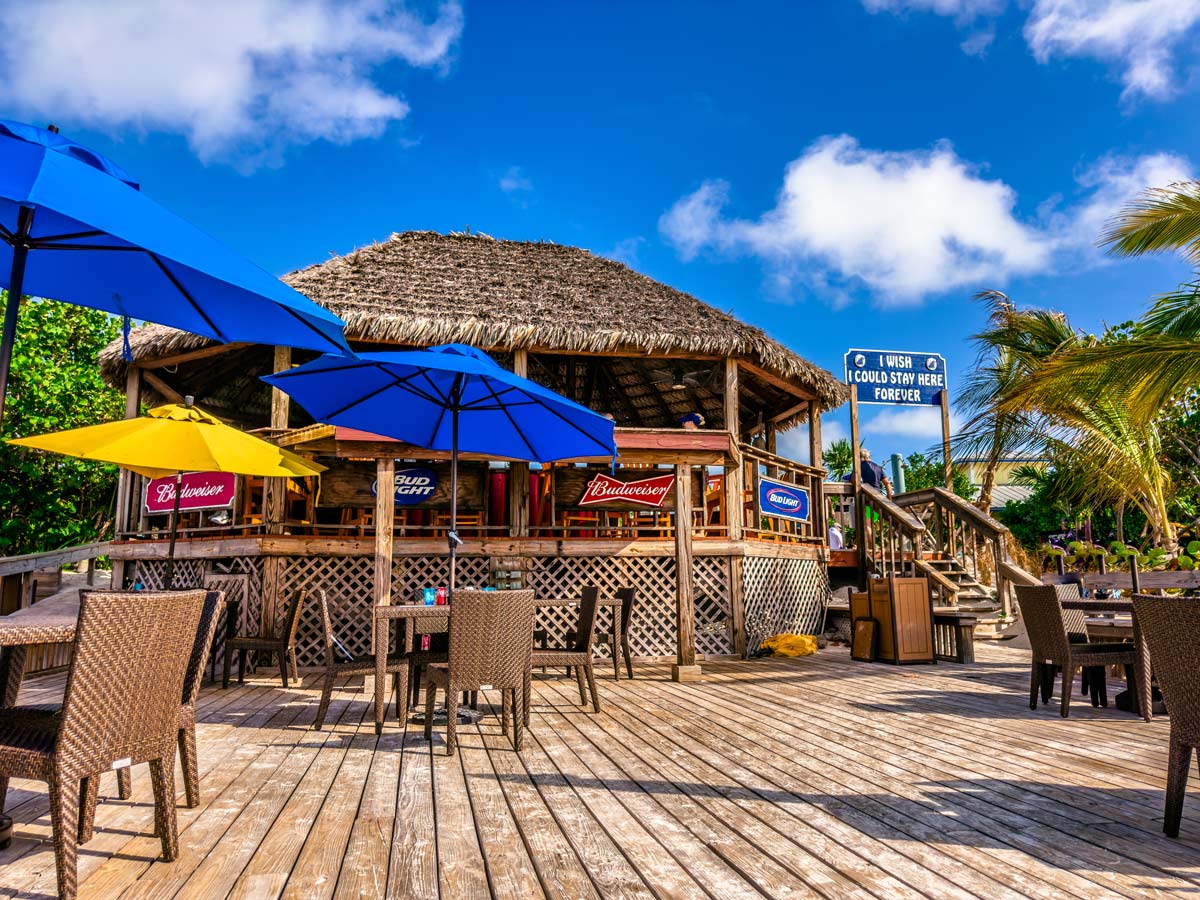 Half-Moon-Cay-Bahamas-Bar