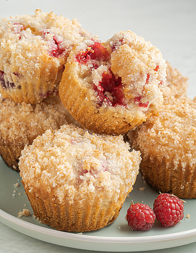 Fluffy Raspberry Lemon Muffins with Coconut Crumble 1