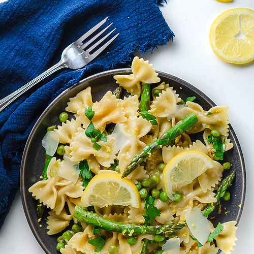 Zesty Asparagus and Pea Pasta with Lemon Sauce