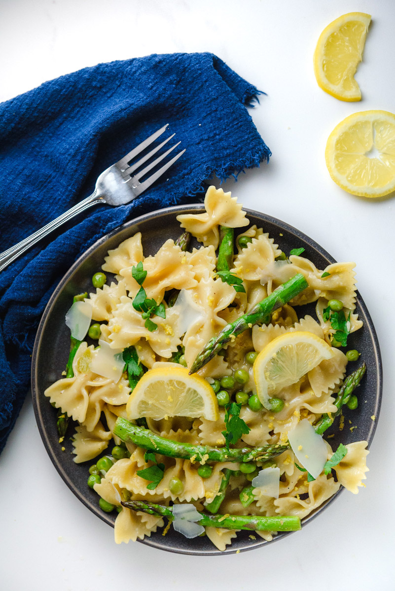 Zesty Asparagus and Pea Pasta with Lemon Sauce
