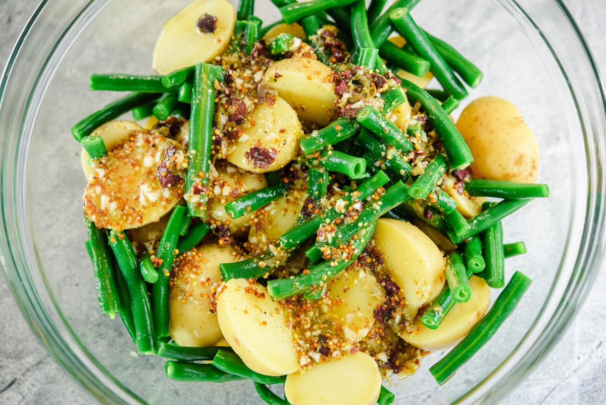 Potatoes-and-green-beans-with-dressing
