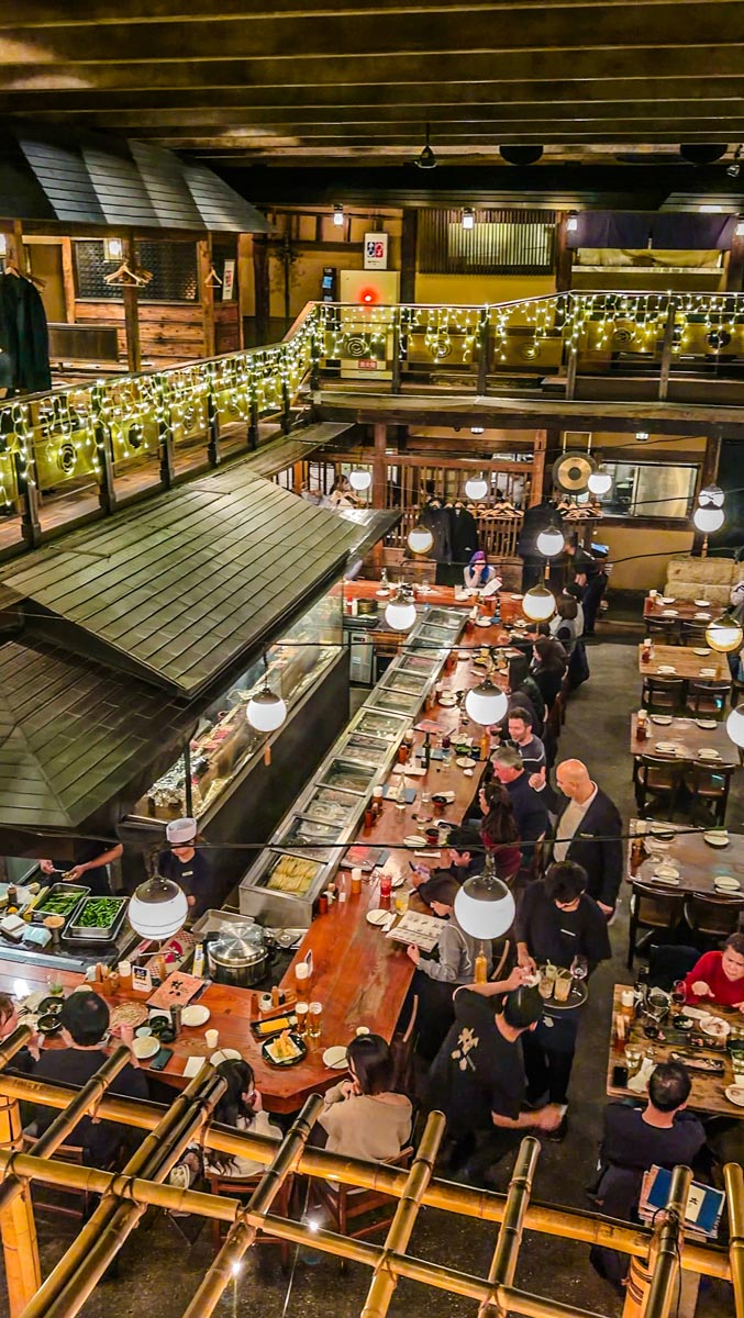 The Ultimate Ginza & Roppongi Guide (2026): A Perfect Day-to-Night Tokyo Itinerary 5 The interior of Gonpachi Nishi-Azabu, the Tokyo restaurant that inspired the fight scene in the movie Kill Bill.