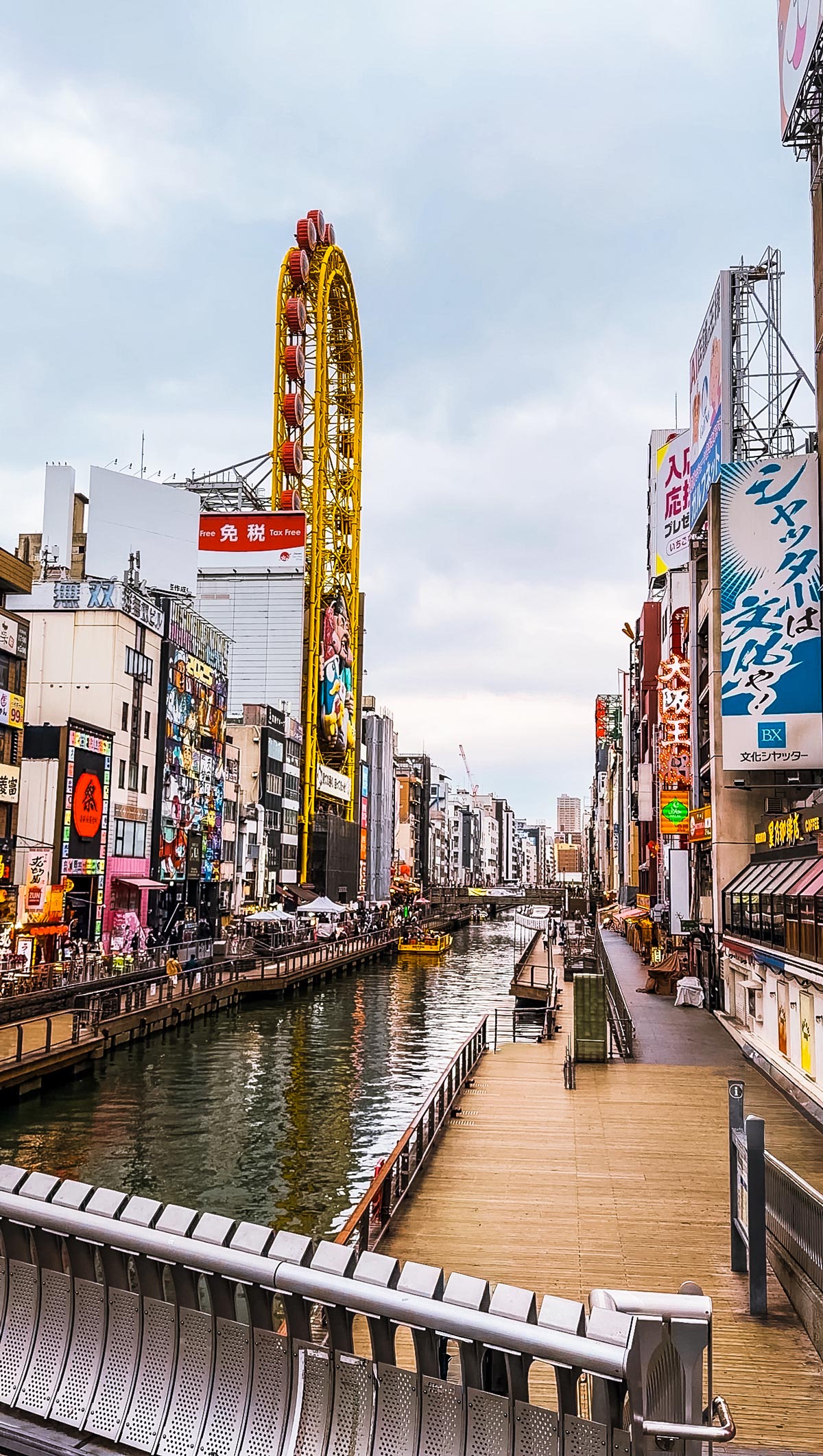2nd-Hand Luxury Shopping in Tokyo & Osaka: Where I Found the Best Deals 3 Dotonbori canal in Osaka, one of the best areas for 2nd-hand luxury shopping